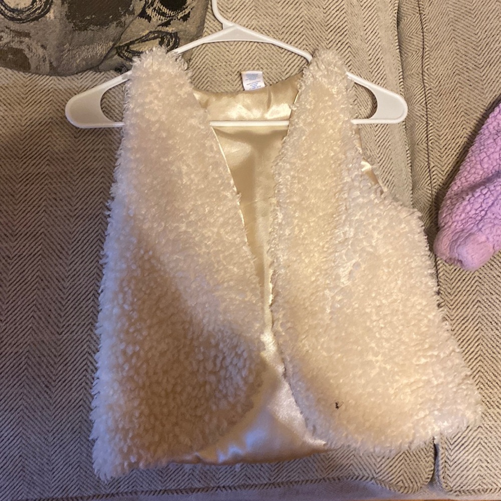 Wool vest size L 14
